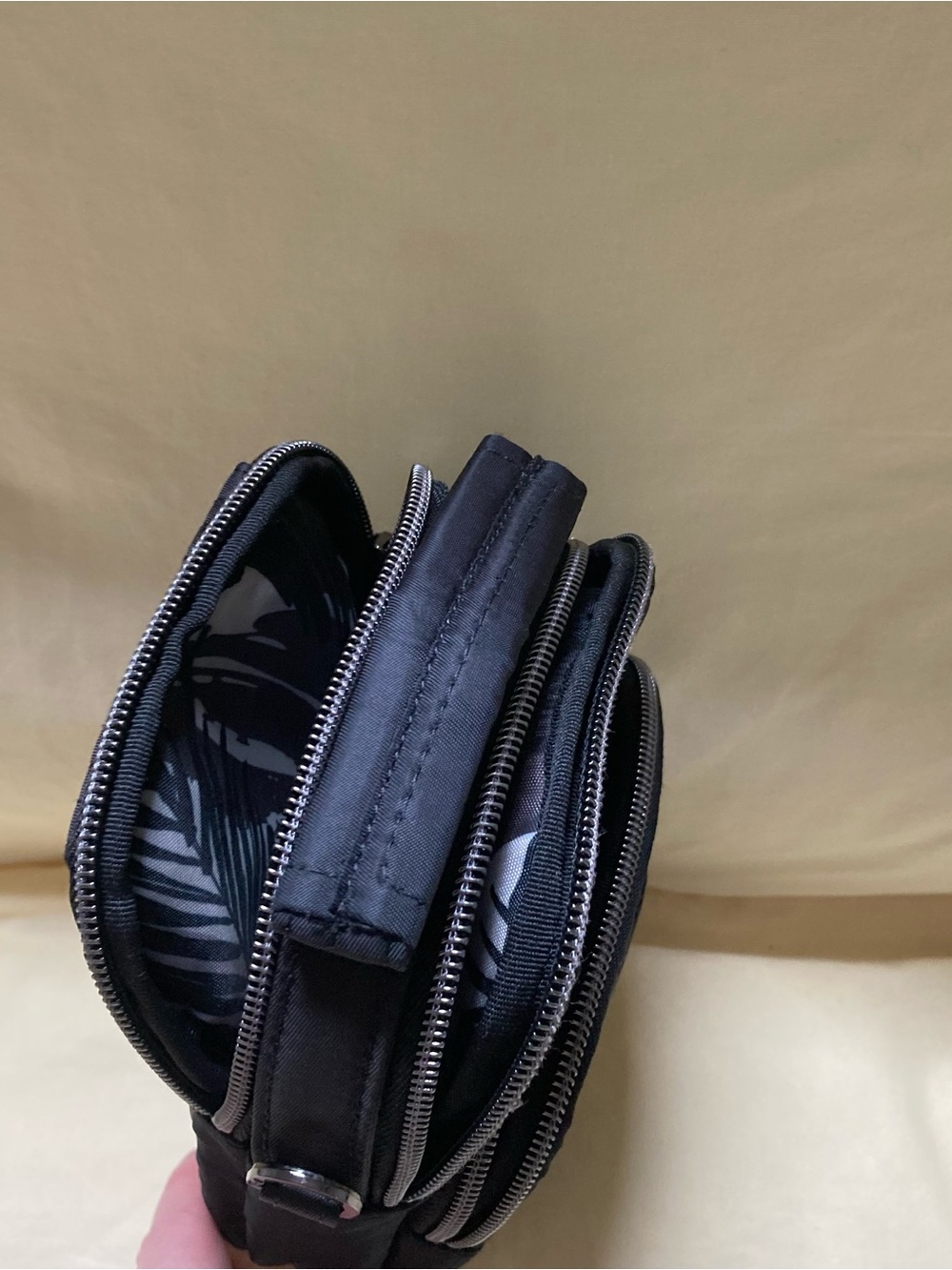 Lug skeeter black quilted crossbody bag - Picture 11 of 13